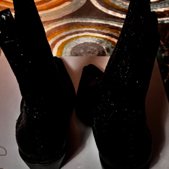 Lola Cruz Aurel Ankle Boots Black Sz 41 Pull On Pointed Toe with Silver Details - Picture 8 of 14